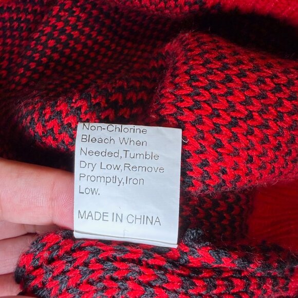Red & Black Buffalo Plaid Drop Shoulder Cropped Sweater 2X - Picture 9 of 9